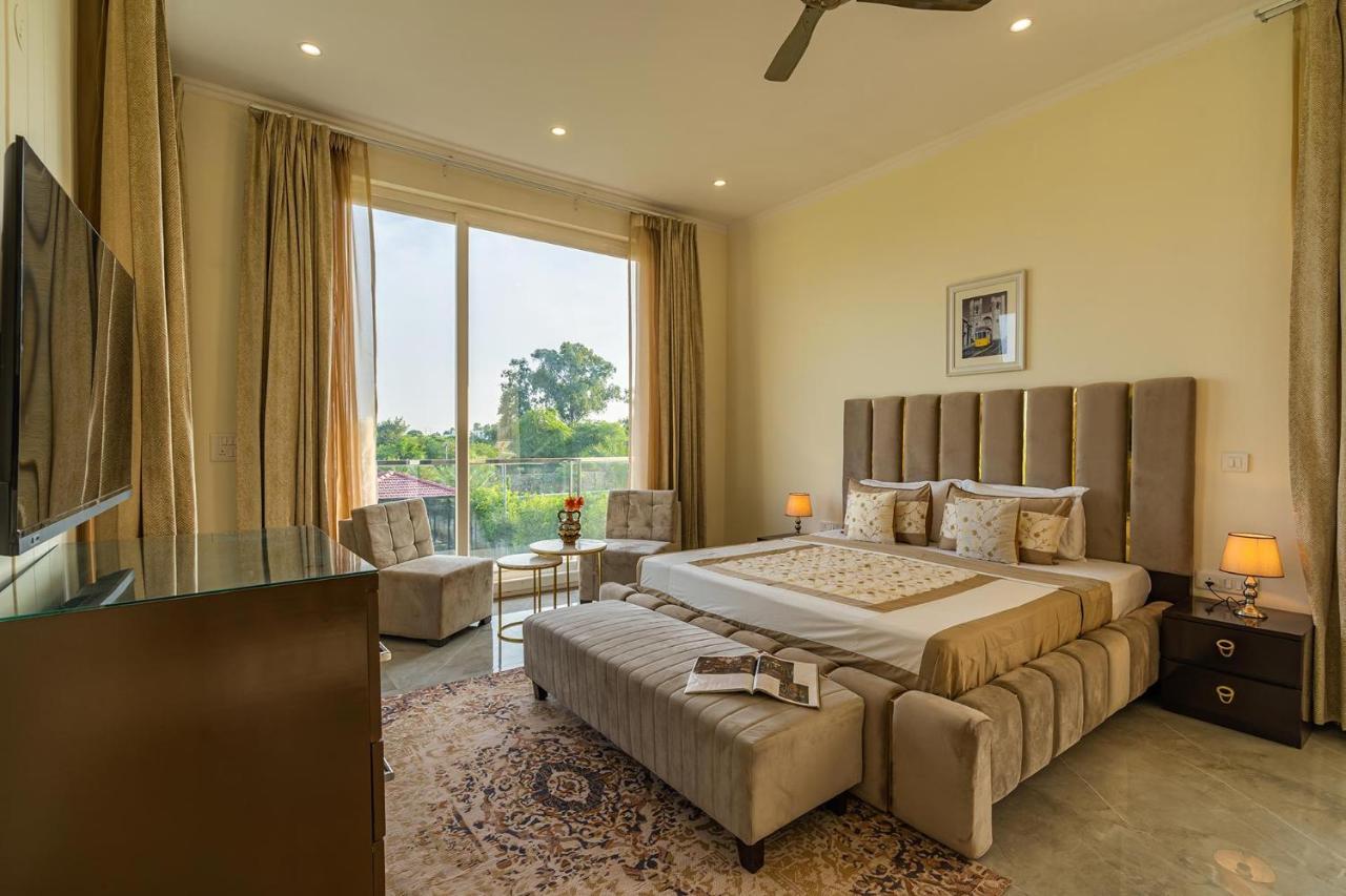 Stayvista At Blanc Belle With Outdoor Pool Sohna Luaran gambar